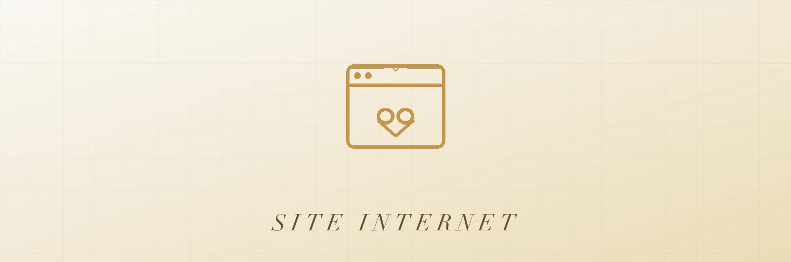 Couple consultant son site internet de mariage sur smartphone